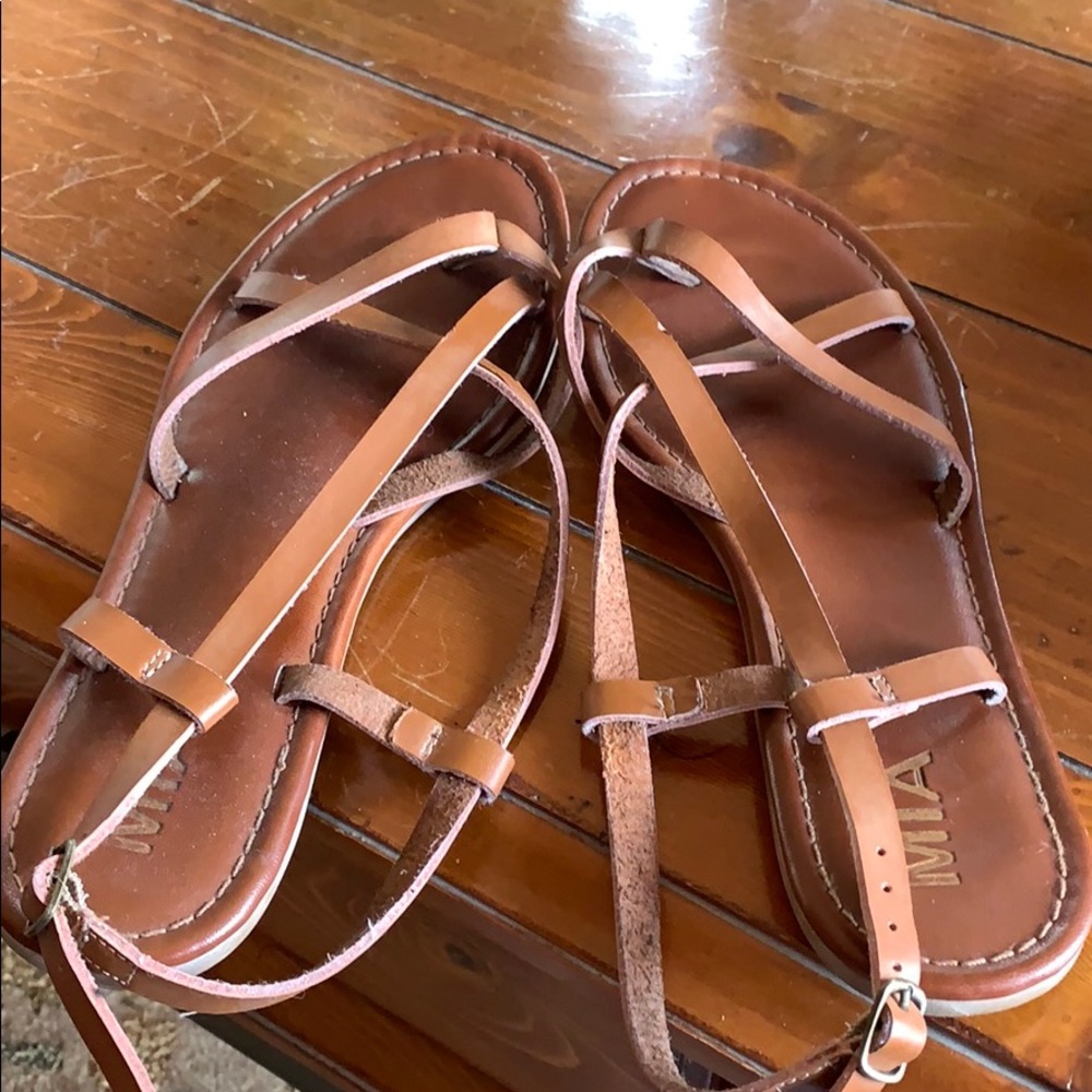 Mia sandals